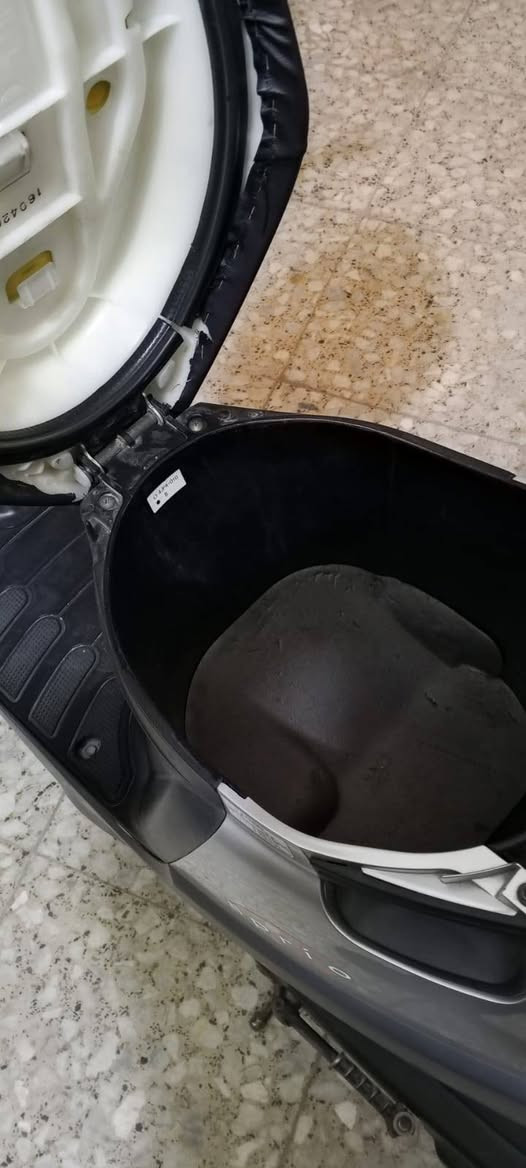 سلام عليكم دراجه بطه حاويه نظيفه جدآ كلها بلادي وكلها شغاله وصل معرض موجود والنظافه موضحه هاتف/ ***********
