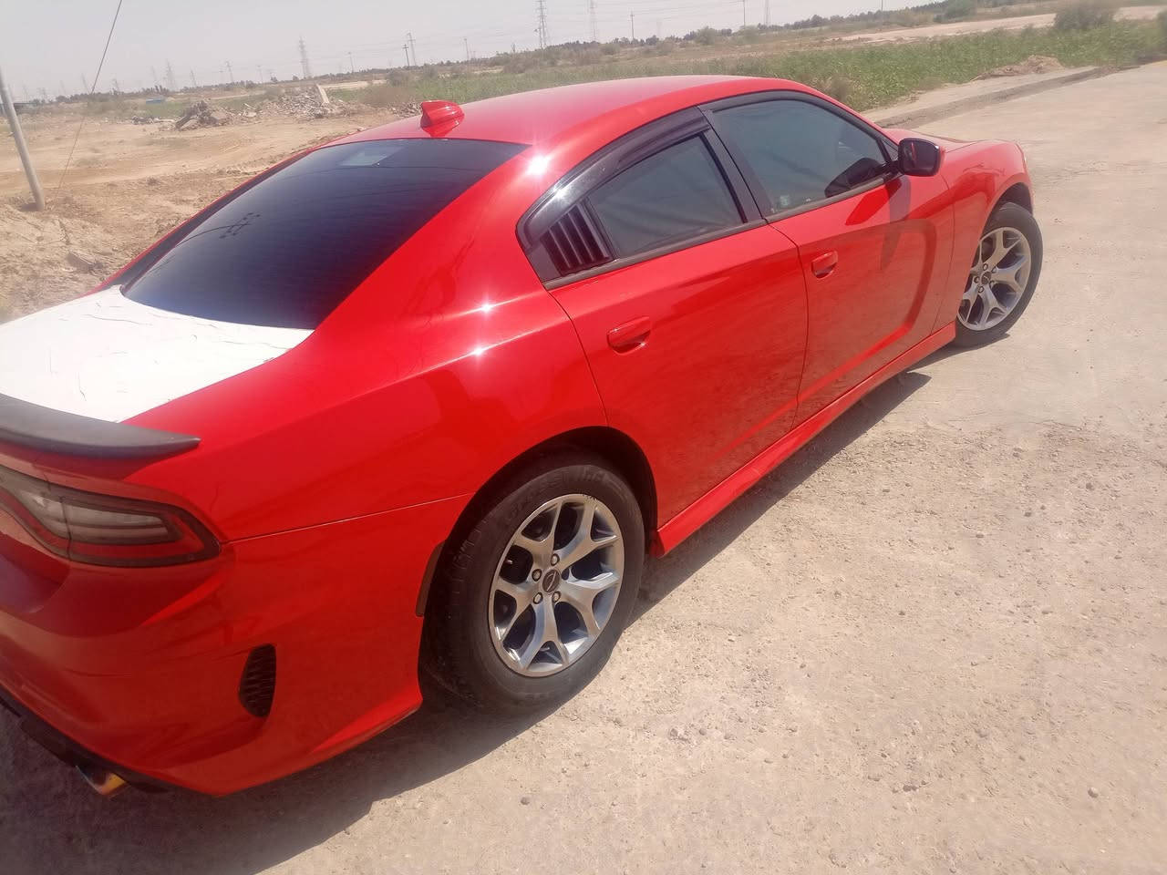 سلام عليكم للبيع مراوس بجارجر أوباما أبيض 
جارجر SXT لون مميز احمر طماطي
موديل 2017اصل 
تو ويل محرك 3600
وارد امريكي بيهه 3قطع صبغ 
مشايه 170حقيقي رقم ذي قار باسمي 
السعر 175وبيهه مجال للشراي للاستفسار 
***********البصره القرنه الشرش
