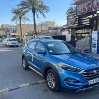 للبيع توسان 2017 وارد امريكي بيه صبغ بنيد وباب خلفي بدون دواخل صور الح...