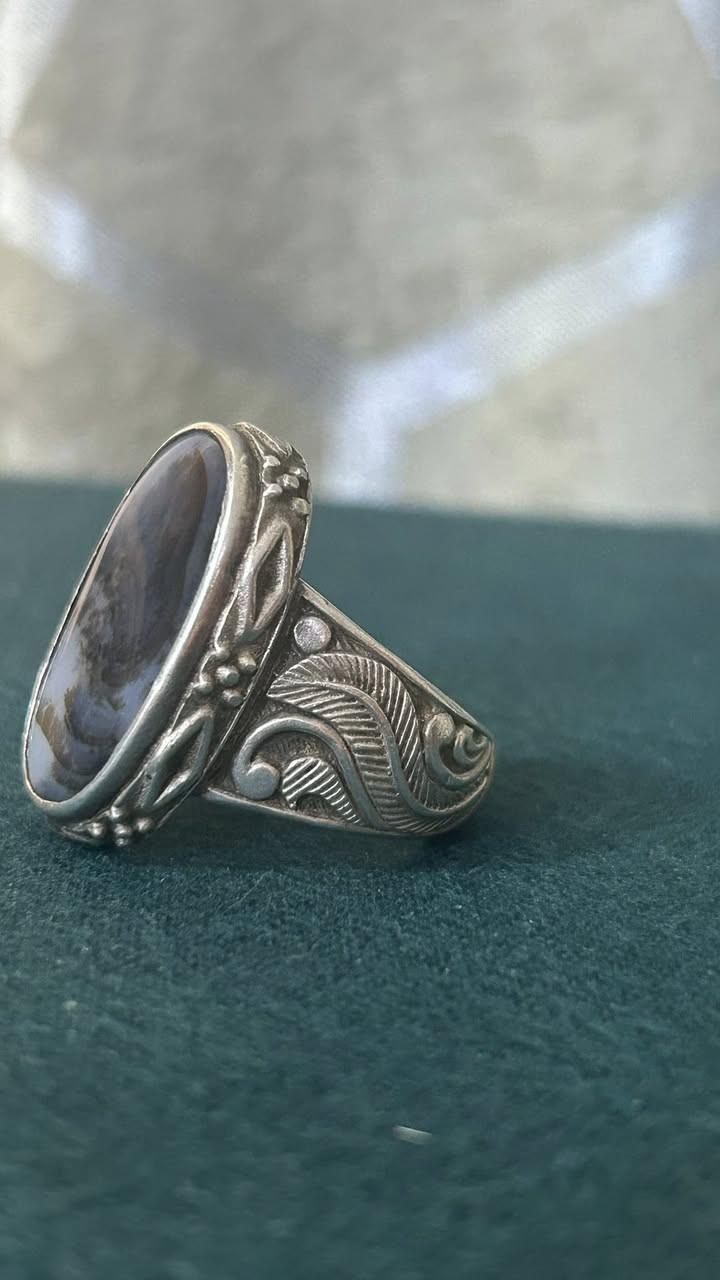 خاتم 💍رجالي فضة عقيق شجري 
قياس 21 
السعر 💵75الف دينار عراقي 
للطلب و الاستفسار مراسلة الصفحة 
او على رقم واتساب ***********
