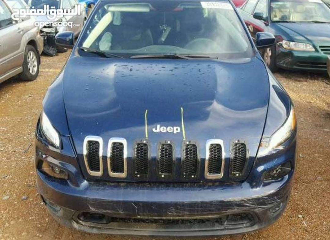 السلام عليكم جيب شيروكي لاتيتيود  بزون ٤ سلندر موديل ٢٠١٨  رقمها نجف حره بيه بس صبغ دعاميه وجاملك الحادث بالصوره موجود السياره جاهزه الرقم *********** السعر ١٢٠العنوان البصره كربلاء, العراق
