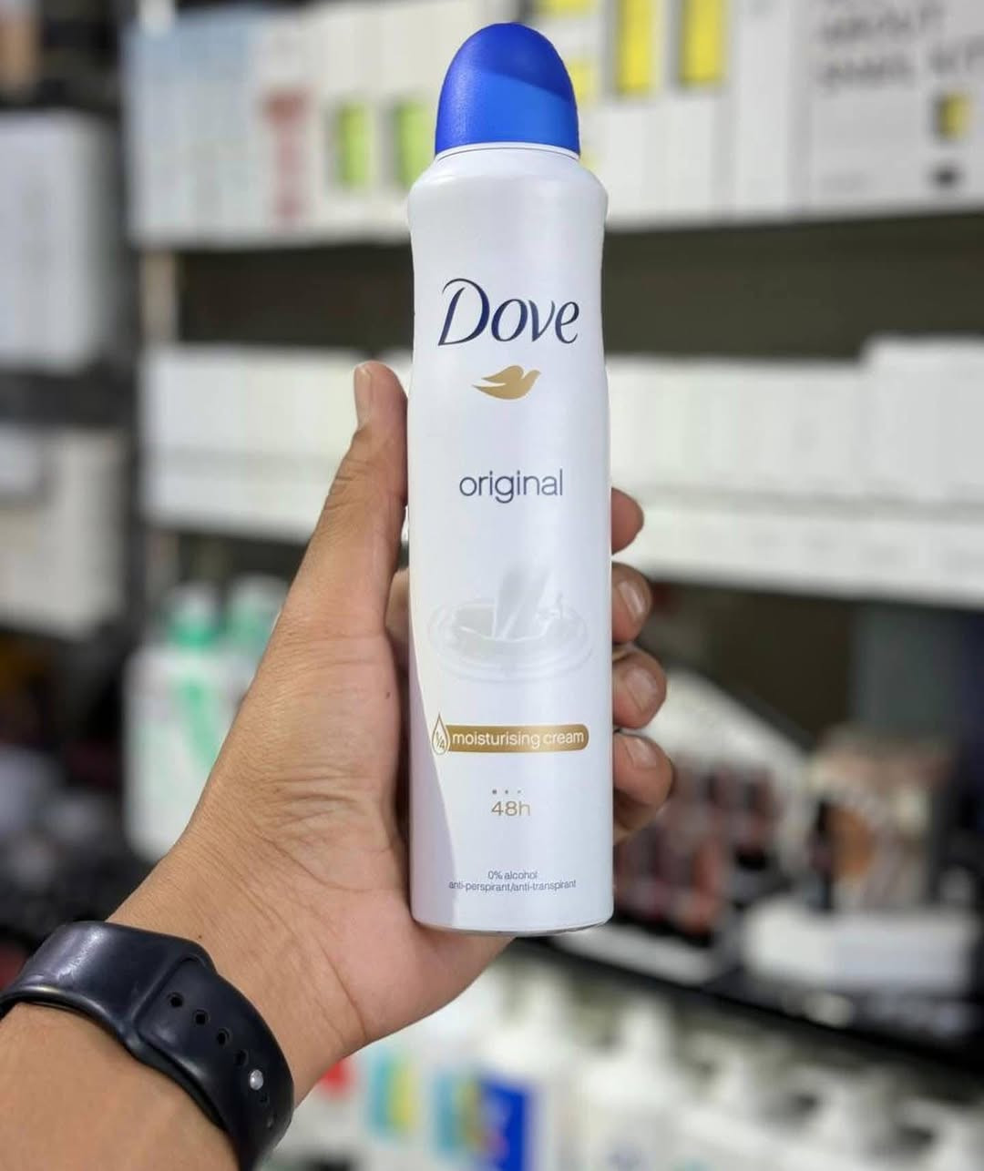معطر جسم من دوف DOVE  🤍

 معطر الجسم من دوف يزيل رائحة التعرق  ،وحماية مضادة للتعرق حتى 48 ساعة😍 

يحتوي على باودر ومواد رطبة تقلل من تهيج البشرة بعد الحلاقة خالي من الكحول😊

توجد لدينا خدمة توصيل 🚗🚗


**إذا كنت صاحب هذا الإعلان وتريد حذفه لأي سبب، رجاءا أرسل رسالة إلى الدعم الفني**