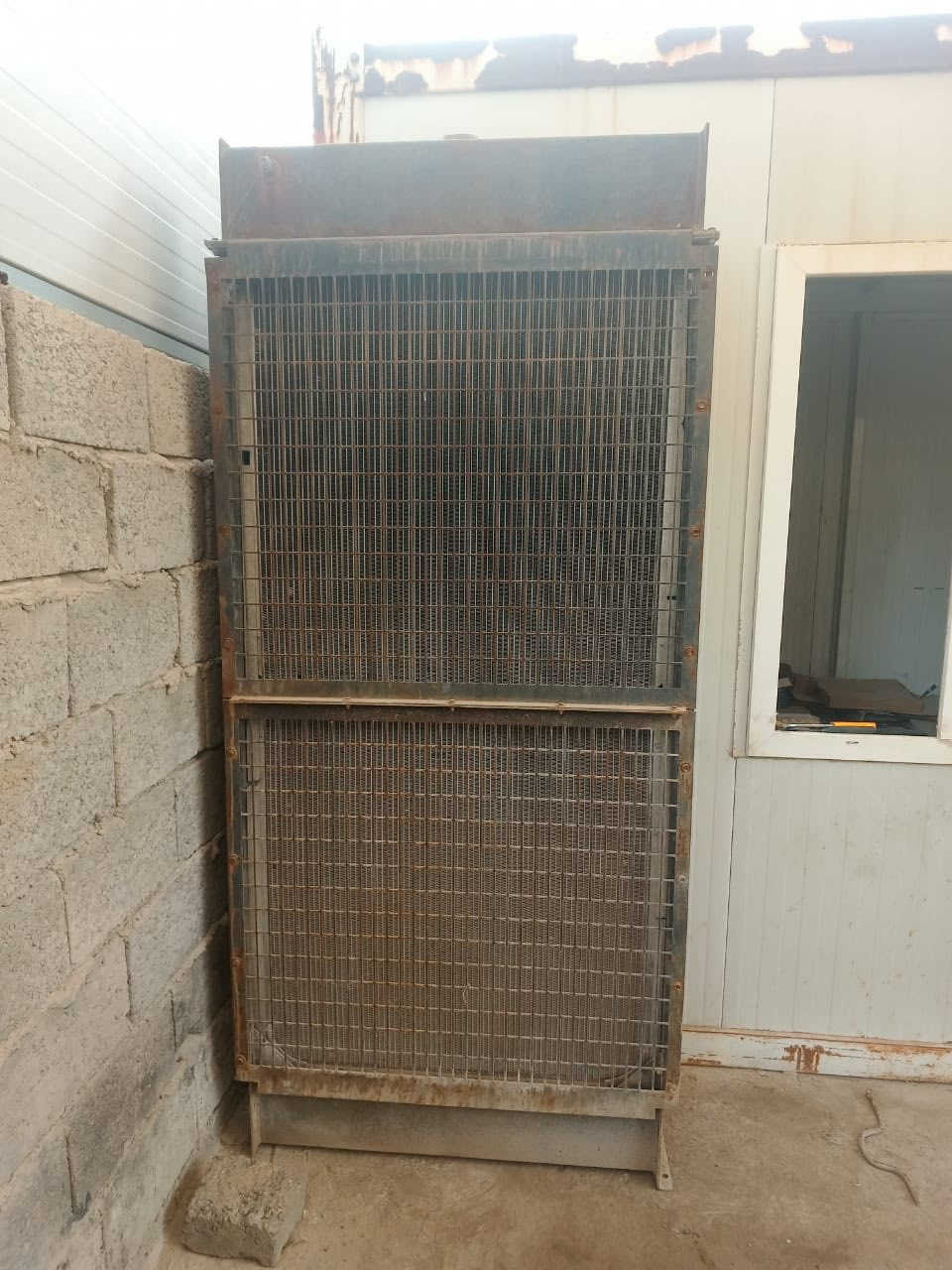 للبيع راديتر العرض متر والارتفاع مترين السعر 500$لل استفسار اكثر ***********
