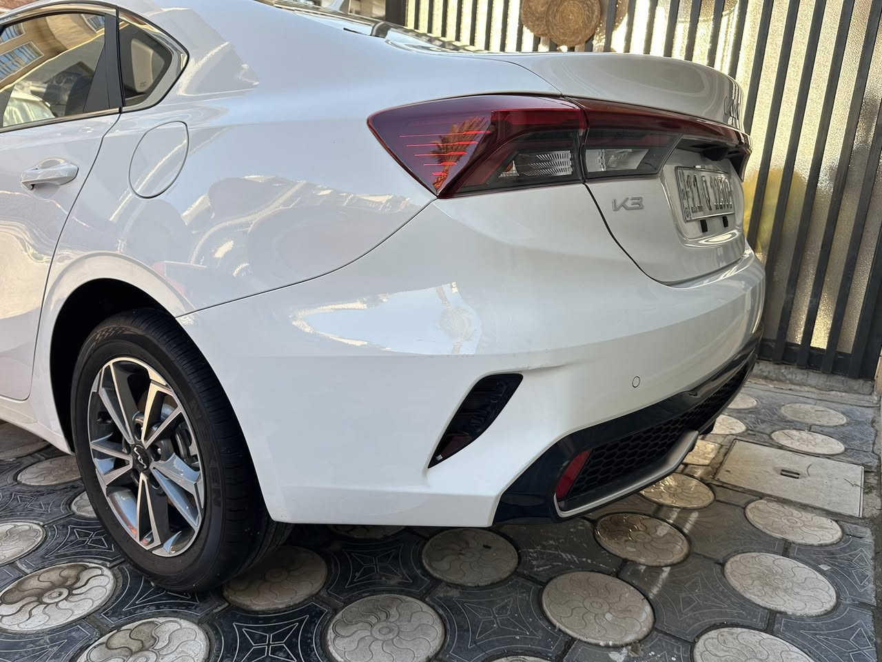 السلام عليكم ورحمة الله 
كيا  K3 2024 رقم بغداد
كفاله عامه ماشيه 15 الف 
سياره خير من الله جدا راقيه بالعافيه عالياخذها
السعر 149  العنوان زيونه ***********
