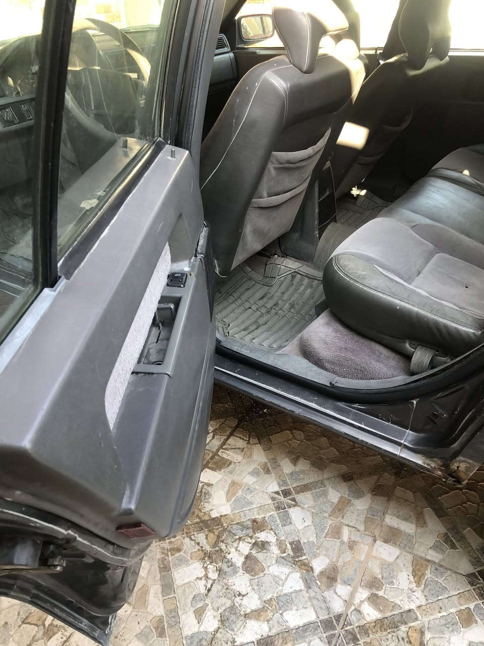 السلام عليكم للبيع VOLVO حجم 740مديل 1990مكفوله كفاله عامه من الضربه والمعجون   والصبغ داخل رصاصي محرك تيربو بريك نضام ABS رقم بغداد السعر 60 وبيه مجال العنوان نجف حي النداء الرقم ***********。***********
