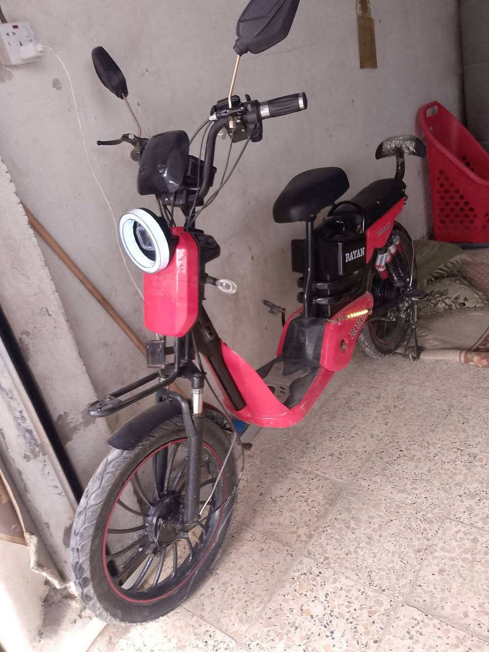 بايسكل جديد بطاريات تمشي 70 كفيلك محمد بطاريات بريكات تايرات كله جديد اي عطل اي نقص من سعره ماشي شغال مكفول كفاله عامه مكان النجف حي الامير *********** رقمي بي بس واتساب او تعال خاص مازنجر
