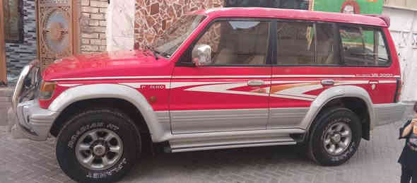 سياره باجيرو موديل 95 للبيع محرك 3000 بلادي جير اوتوماتيك صدر جديد اطارات جديد سعرها 55 وبيها مجال *********** بغداد
