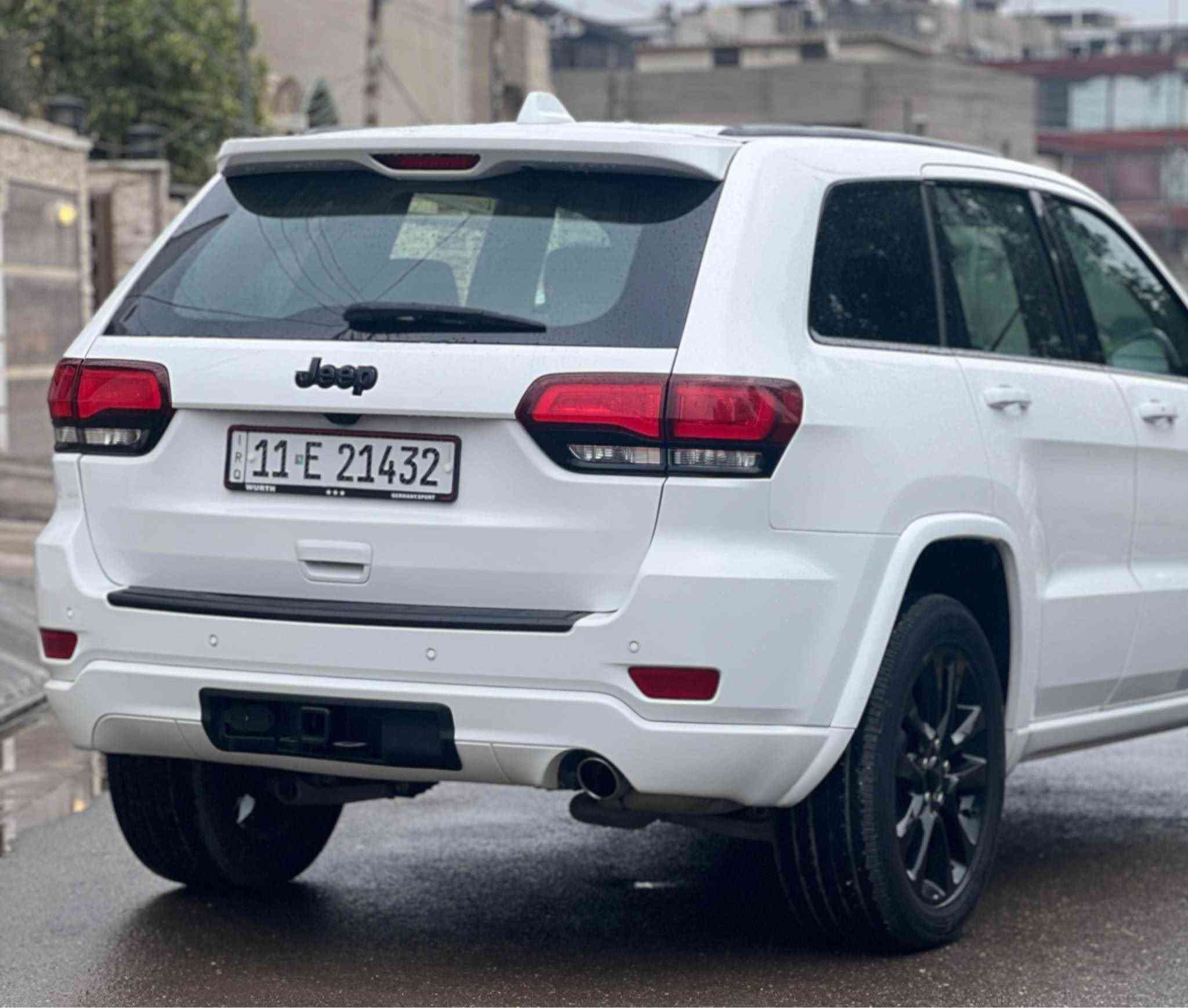 السلام عليكم 
جيب بلاك توب ابيض وارد امريكي
موديل 2021
فتحه 
كشنات كنتارا وجلد 
رادارات  امامي جانبي خلفي
فور ويل
اطفاء ذاتي 
مكينه 6 سلندر 
تحديد مسار 
وباقي الموصفات 
السياره بدون ارباك 
حادث خلفي  
بجم كبس 
ا
السعر 260$ 
مكاني بغداد 
*********** بغداد, العراق
