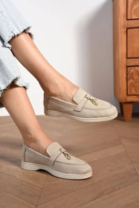 لوربيانا • مقاسات ٣٨-٤٢ • ٤ ألوان