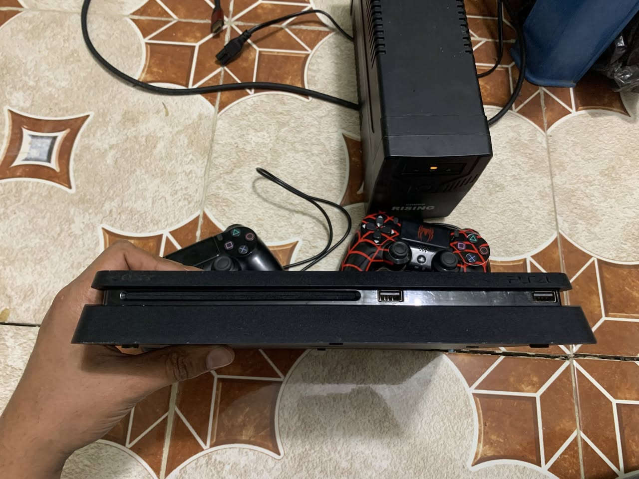للبيع PS4 مهكر 1 تيرا 🎮
الجهاز نظيف ومرتب (لوك ستيكر)، نظام 12.50.

الملحقات: 2 جوستك + كيبل HDMI + كيبل طاقة + UPS حماية.

وهاي العابه مثل ما موضح ب فديو + تقدر تحمل بعد 

السعر: 325 ألف وبيها مجال بسيط 

العنوان واسط التمنيه 

للي يحب يشتري، يراسلني خاص


**إذا كنت صاحب هذا الإعلان وتريد حذفه لأي سبب، رجاءا أرسل رسالة إلى الدعم الفني**