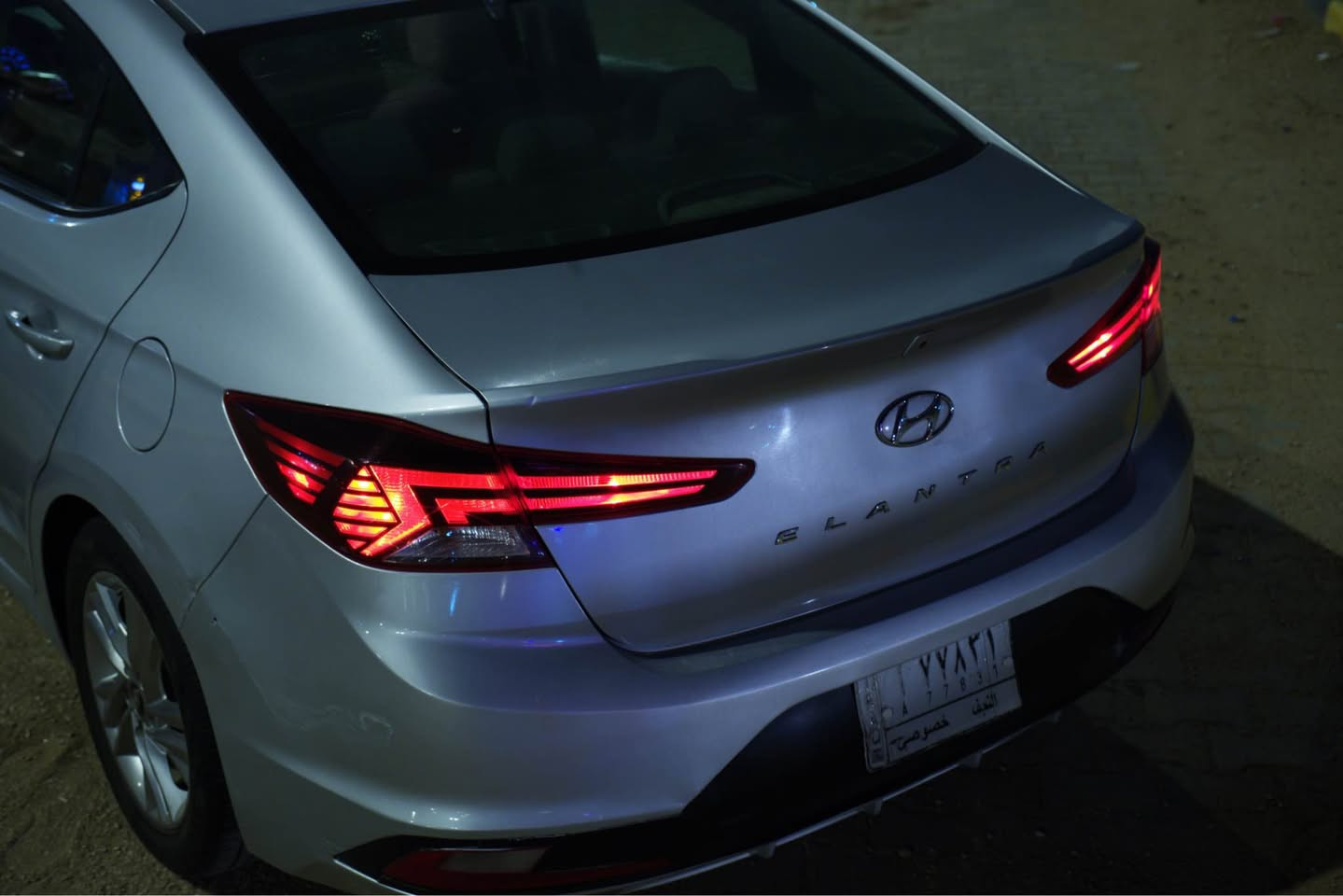 النترا وارد امريكي ما بيها كلشي نقص فول مواصفات عدا الفتحه 
ابيع مصبوغه حزام بس هي بالحقيقه بيها ٤ قطع صبغ 
سياره حداديه جديده و تخم تاير جديد جواها و محرك جديد 
السياره ماشيه ٩٥ الف ميل 
مكان السياره النجف 
السعر 110 النجف, العراق


**إذا كنت صاحب هذا الإعلان وتريد حذفه لأي سبب، رجاءا أرسل رسالة إلى الدعم الفني**