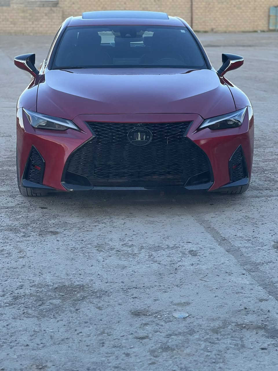 السلام عليكم لكزز 2023es350محرك 6ماشية 9الالف ميل السعر 220بيه 3قطع صبغ و بيه مكانات بارد الشراي يتصل *********** مكان السيارة كركوك و بدون شاصي
