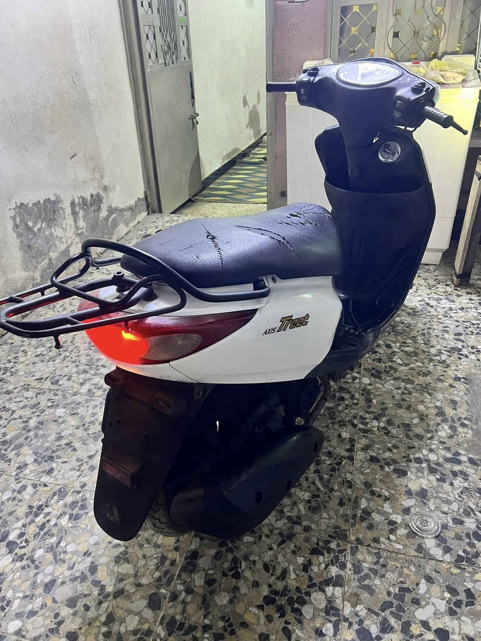 بريز اكزز نوزل سكليتر خطين كله شغاله اي نقص مابيه دراجه جديده لوك السعر ٦٠٠ قفله مكاني بغداد المشتل ***********
