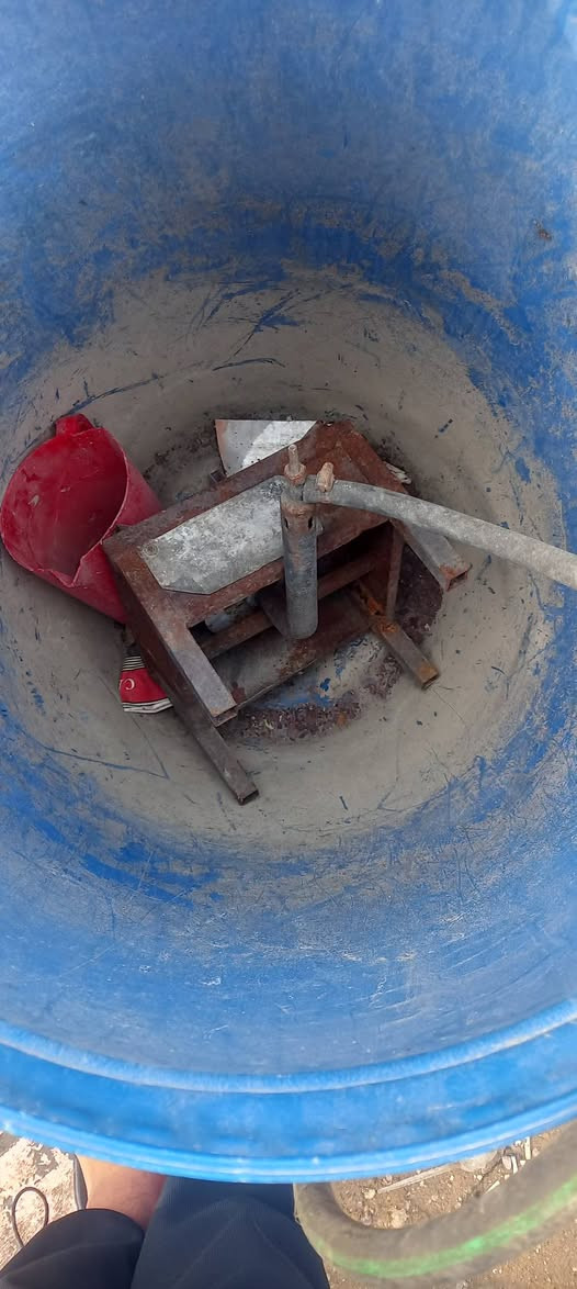 غراض  دجاج للبيع محل كامل +قفص تواصل ***********
