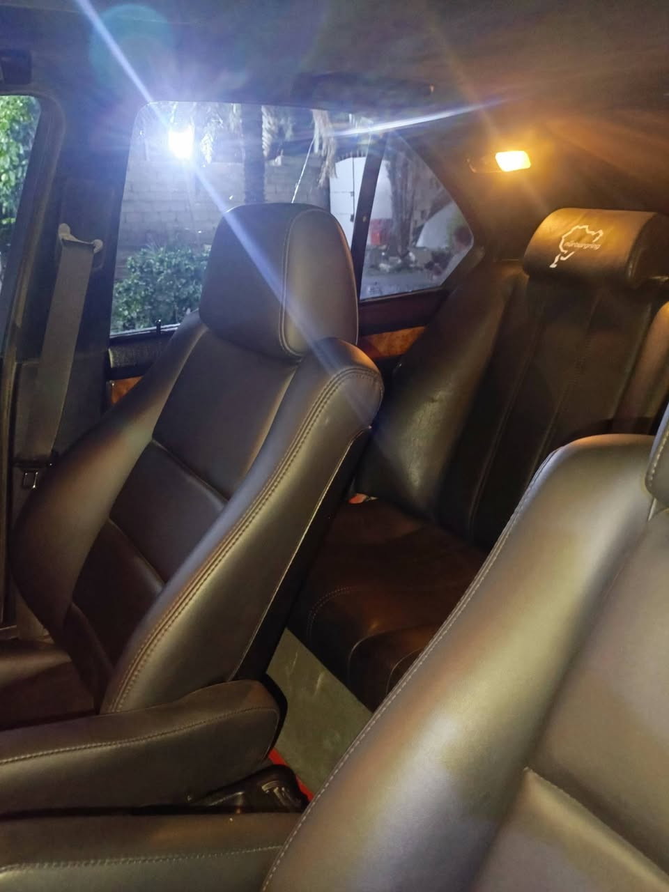 السلام عليكم بي ام 525اصل وفصل موديل94 سياره جديده وجاهزة مكينه وكير مكفوله فتحه رقم بغدا للاستفسار ***********
