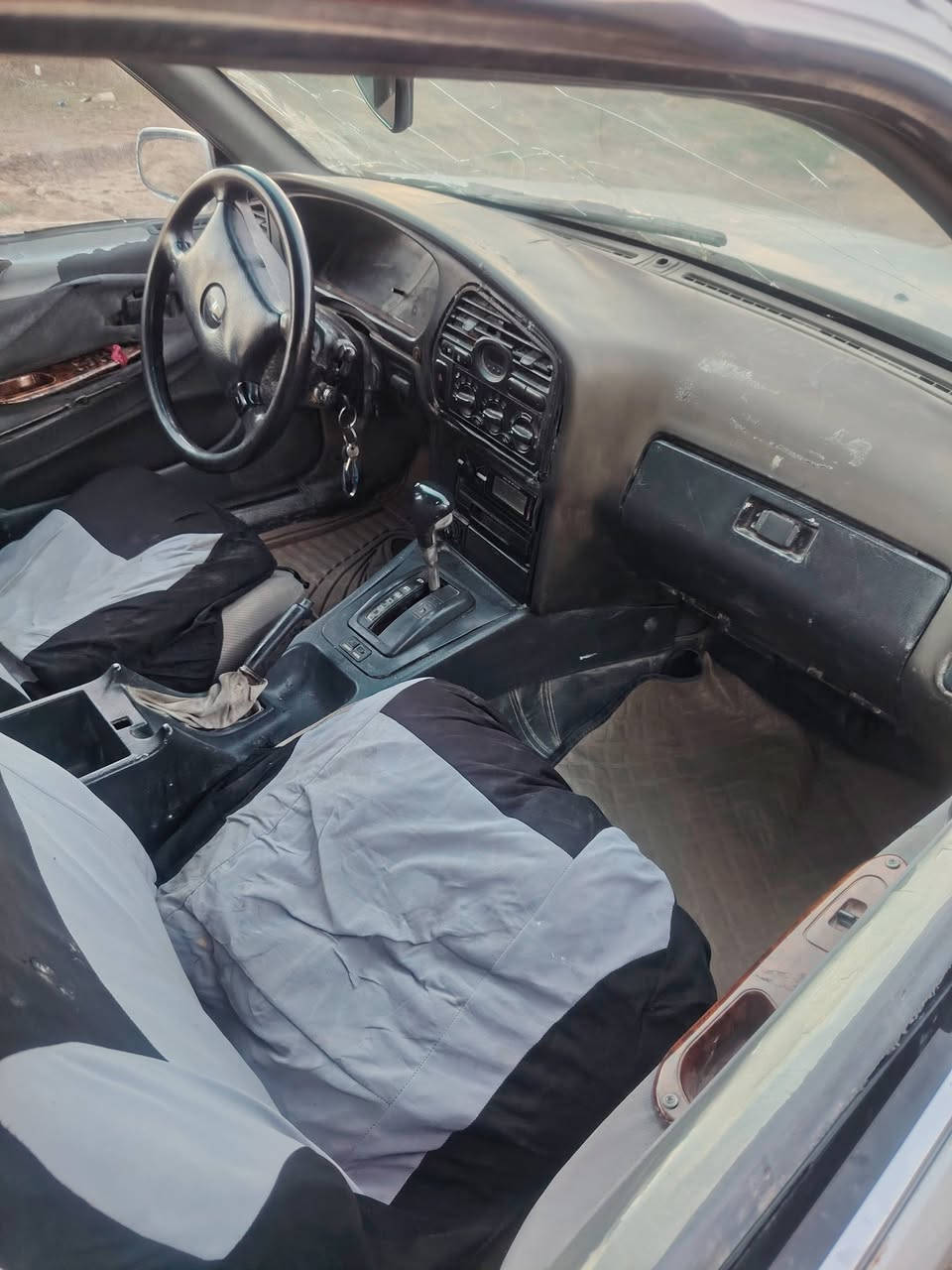 سلام عليكم سياره برنس فراشه رقم ديالى كرير اوت ماتيك مكينه حجم 20 شرط التحويل ووكله 
مكني ديونيه اتصل ***********
