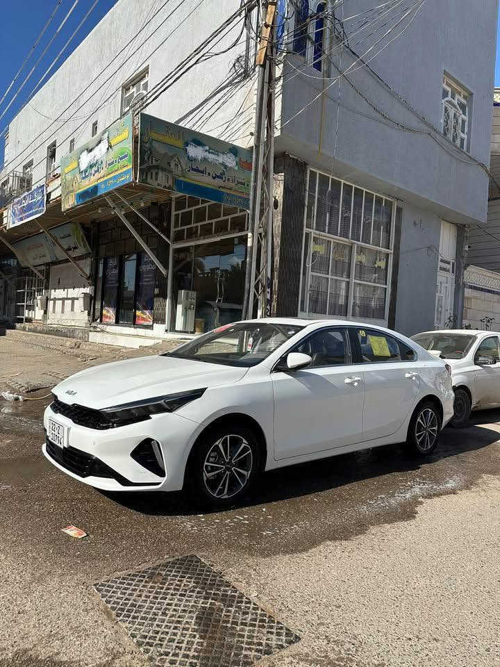 السلام عليكم
للبيع سيارة كي 3موديل 2024مكفوله كفاله عامه 
عداد المسافات ماشيه 15 ألف 
فتحه سقف 
حساس امامي خلفي 
كشنات جلد 
 رقم اربيل 
باقي المواصفات معروفه بنسبه لل كي 3
عنوان نجف غير متواجد ع فيس 
السعر 140بيها مجال قليل 
للاستفسار اتصال ع ***********
