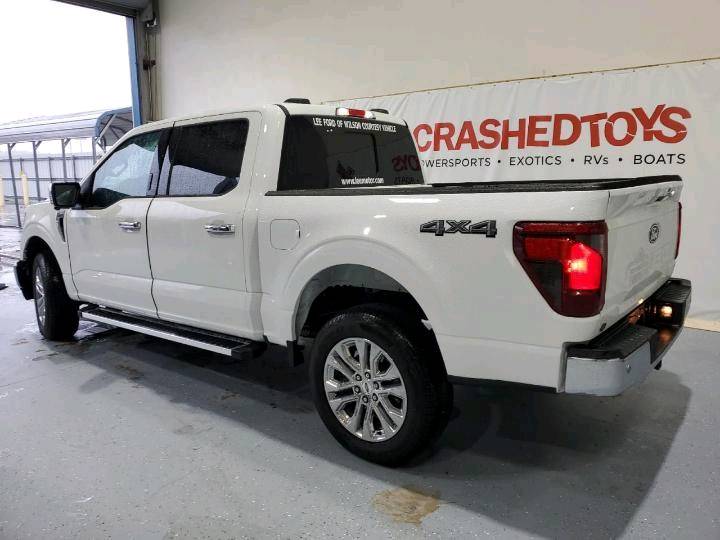 ‎للبيع فورد F150  2024 xlt
 
‎السيارة 5000 كيلو فقط قابلة للزيادة   يعني زيرو بعدها 
‎حساسات  خلفية وامامية
‎رادار 360درجه
‎كامرة 360 درجة
‎باب بدي فتح عل البصمة و الريمونت 
‎لايت  زنون شكل جديد 
‎شاشات عدد 2 ديجيتل حجم كبير فول مواصفات 
‎قيادة ذاتيه و تحديد مسار واتو ستوب توقف ذاتي
‎داخل مخمل 
‎تدفئة  كشنات
‎فتحة جام خلفية للبدي 
‎منافذ كهربائية داخل السيارة 
‎بصمة ابواب  و تشغيل عن بعد ورمز دخول ابواب 
‎كير تعليك 
‎كشنات كهربائي و تدفئه 
‎مري  كهربائي و اشاره  و كامرا وترحيب 
‎بصمات دخول ابواب و رمز سري
‎انارة محيطية 360 درجة 
‎منافذ كهرباء 220 فولت و كذلك 110 فولت بكل مكان بالسيارة  
‎وضعيات القيادة اكثر من 7 انظمة ( جبلي و صحراوي و اقتصادي و طبيعي و سبورت و سلس و صخري و ممطر الخ...)
‎محرك 3500 تون تيربو كير 10 نمر ، 4 ويل