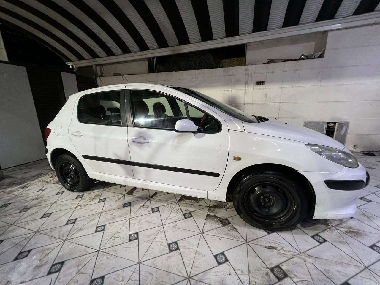 السلام عليكم 
PEJO 
‏بيجو 307
مديل 2006
سيارة كهربائيات وكير ومحرك مكفول
تخم تاير جديد 
سنويه لحد 2031 
رقم دولي 
تريد تحويل تريد مداور موجود 
مكانه بابل نادر 2
سعرها 50 وبيها مجال 
للاستفسار ***********
