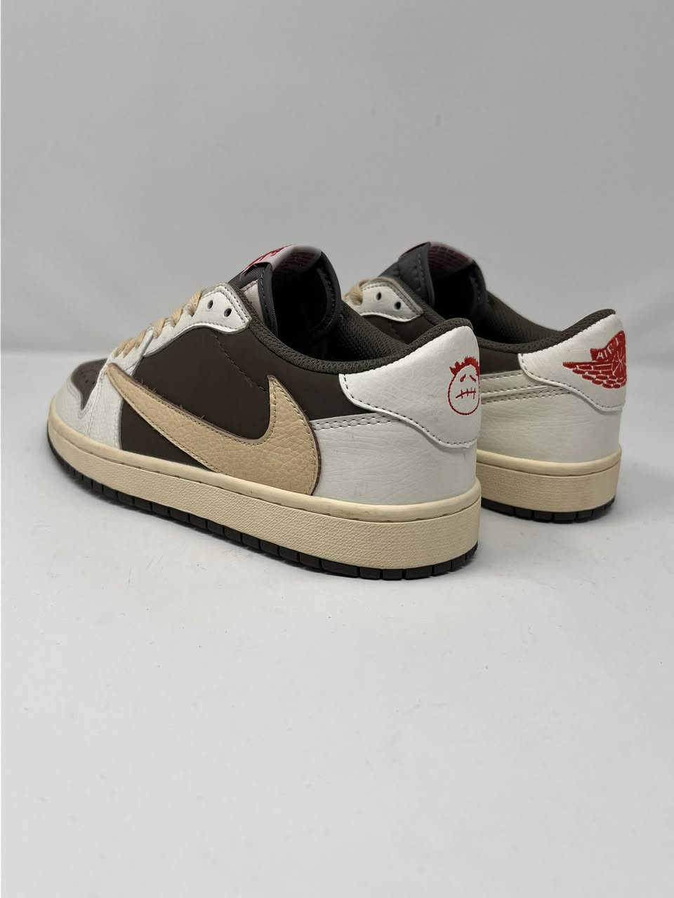 ترافس سكوت، الغني عن التعريف
حجم 40ونص  طول قدم 25سم ونص، باله فيتنامي، نظافه غير مستعمل
السعر 30 الف دينار

ادخل انستا شوف شنو متوفر
https://www.instagram.com/hermes.storex?igsh=MTBvc3I2dm9yYTBjaw==


**إذا كنت صاحب هذا الإعلان وتريد حذفه لأي سبب، رجاءا أرسل رسالة إلى الدعم الفني**