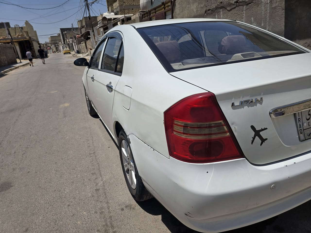 ليفان ٢٠١٣ سيارة جاهزة كلها بلادي كير عادي مكينتها بالكارتون
تبريد ثلج صدر جديد تحويل ثاني يوم مكانها بغداد سعرها ٤٨ وبيها مجال حك الجية بيها ملاحظات جدا بسيطة طخات معمرة بارد 
رقم تليفون ***********
