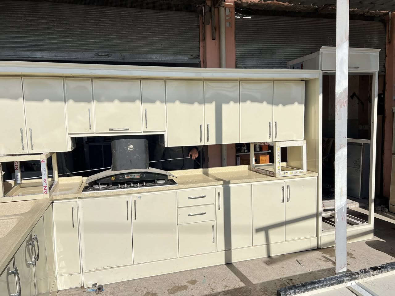 كونتر لبيع نظيف كامل مرمر مع طباخ وساحبه 7قطع ***********
