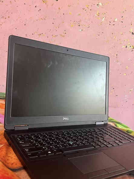 Deel  latitude 5590
240ذاكره
رام 8 
جيل الثامن 
كوراي فايف
***********
