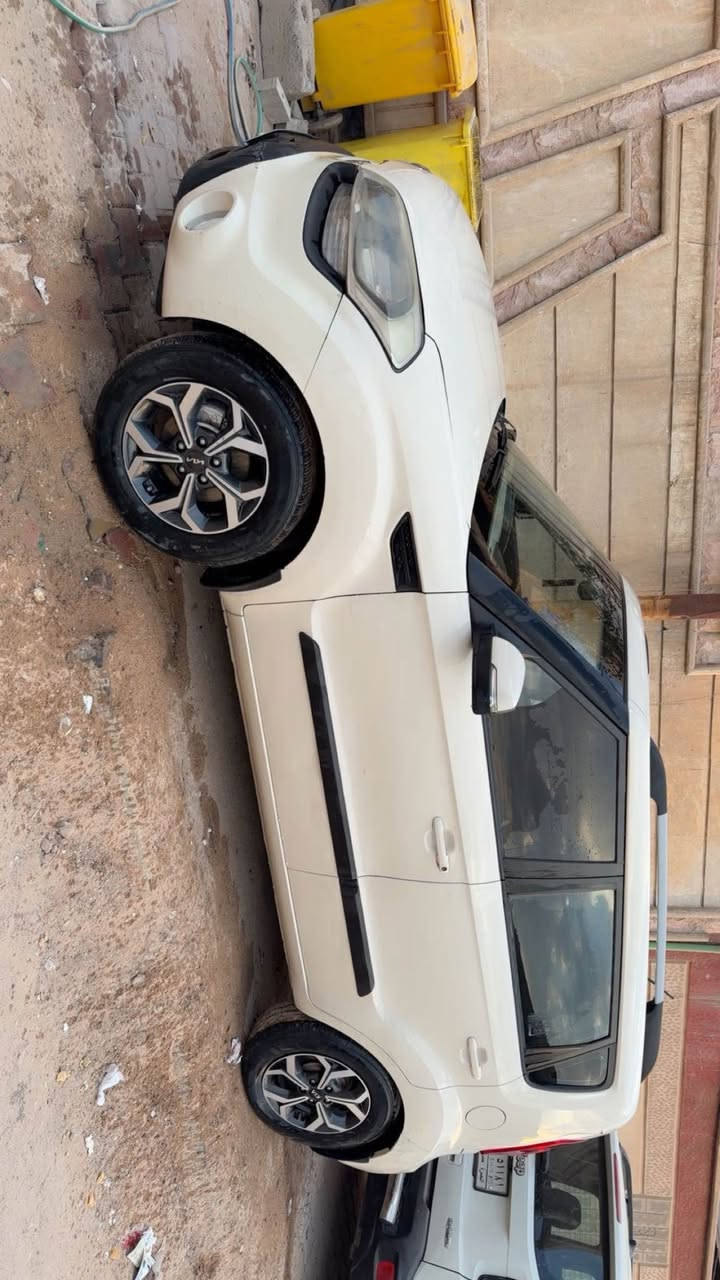 السلام عليكم كيا اصول  موديل 2014 خليجي محركه دوش 1600 المرغوب سياره جاهزه من كلشي حداديه تبريد تايرات اي نقص ماابيه رقم الدولي بغداد بسمي سنويه جديده تحويل باي محافظه للبيع فقط السعر 97 ورقه العنوان البصره دور النفط الاتصال 
*********** البصرة, العراق
