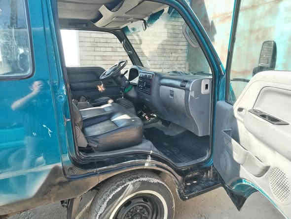 السلام عليكم سياره بنكو حمل موديل ٢٠٠٢ ام عيون حاكيه الشاصي مكفول كير  مكفول محرك بي خيط بخار بدون تنقيص سياره بلاديه ما عدها الهالات الجوا بيبان السياره بيها تعمير وباقي كلها بلادي سياره
السعر ٧٧ وبيها مجال قليل
الرقم الموبايل ***********
