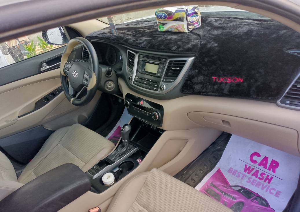 توسان 2017 خليجي ما بيها صبغ بس بارد خفيف بالباب السعر 176 الموقع بغداد حي الجهاد ***********
