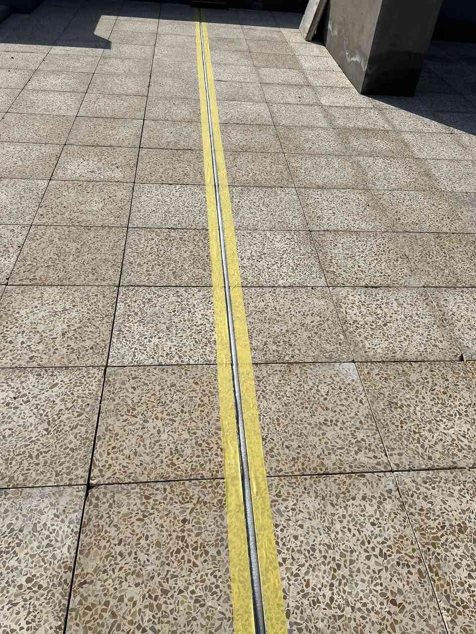 عبارة عن معجون (صوصج )  بولييوريثان غير قابلة للانزلاق لتعبئة الفواصل العمودية و الافقية . 

تستعمل في خزانات المياه , احواض السباحة ,تعبئة الفراغات حول الابواب و الشبابيك تستخدم على الخشب و الحديد و السيراميك و الكونكريت .
تمتاز بقدرة لصق قوية ومقاومة كيميائية و حرارية عالية . ذات قدرة على تحمل التغيير في درجات الحرارة حيث تعمل من -40 و حتى 80 
متوفرة بخمس الوان (ابيض , اسود, جوزي ,بيجي , )
صناعة يونانية 

العنوان /صلاح الدين/تكريت /القادسيه شارع الكراج 
هـ/***********  ***********
