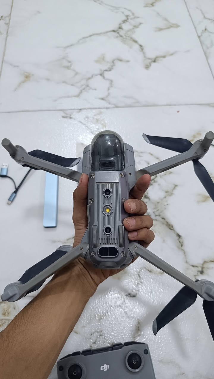 MAVIC AIR 2 COMBO

للبيع 

تجي تفحص وتشوف وتاخذها وتروح  شرط مابيها شي كامله غراضها 
العنوان الناصرية مركز المدينة قرب المستشفى التركي
***********
السعر الي يرضي الله
