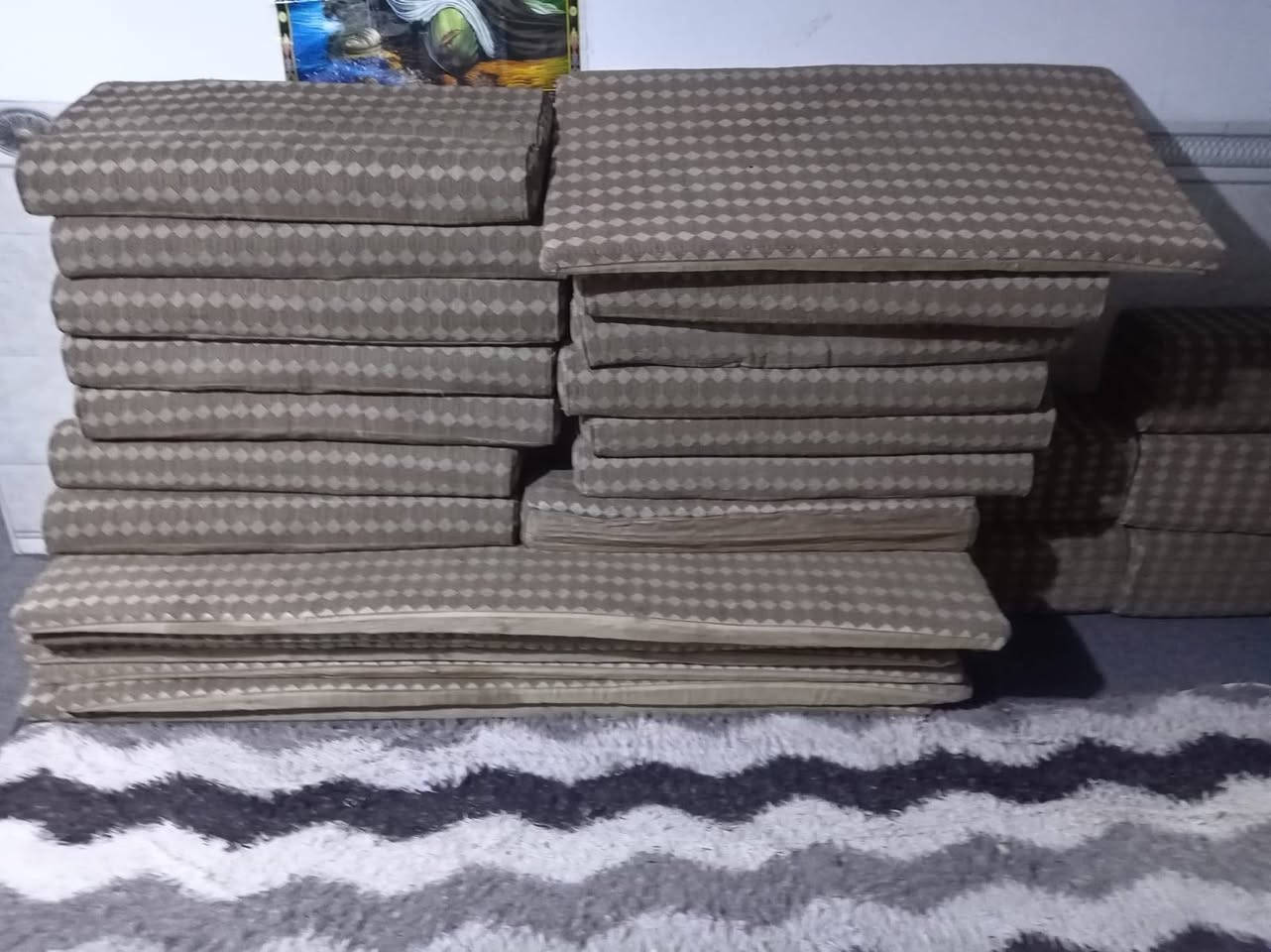 سلام عليكم عيوني ديوان للبيع كامل او ما مسحوك مستعلمل شي قليل كلش نضيف ومرتب 27قطعه كامل

سعر 175الف او بيه مجل حلو


**إذا كنت صاحب هذا الإعلان وتريد حذفه لأي سبب، رجاءا أرسل رسالة إلى الدعم الفني**