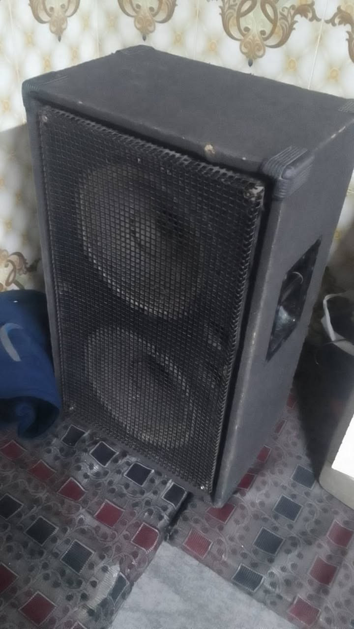 سلام عليكم اخوان مكسرياماها شرط جديد معاسماعات ثنائي عدد2وكيبلات جوكات ومايك بث شرط اشقل اسعر 500الف وبيه مجال مثل ماموضح بصور والمقاطع رقم الهاتف ***********
