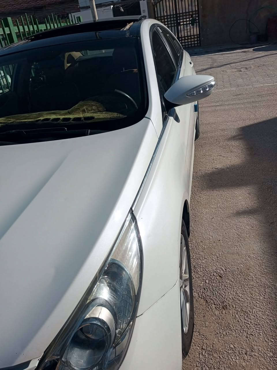 للبيع سوناتا 2011 رقم ربيل  مكفوله من الصبغ والضربه القويه سياره جديده
محرك مكفول  كير مكفول تبريد  شغال عسويج سياره مال جناي 
مواصفات فول من عدا بصمه 
ملاحضه  السياره بيهه بارد باب الخلفي جه العبري والباب من جهته ثانيه
مكان نجف /كوفه حي ميسان 
سعر 115وبيه مجال

تصال ***********
وات ساب ***********
