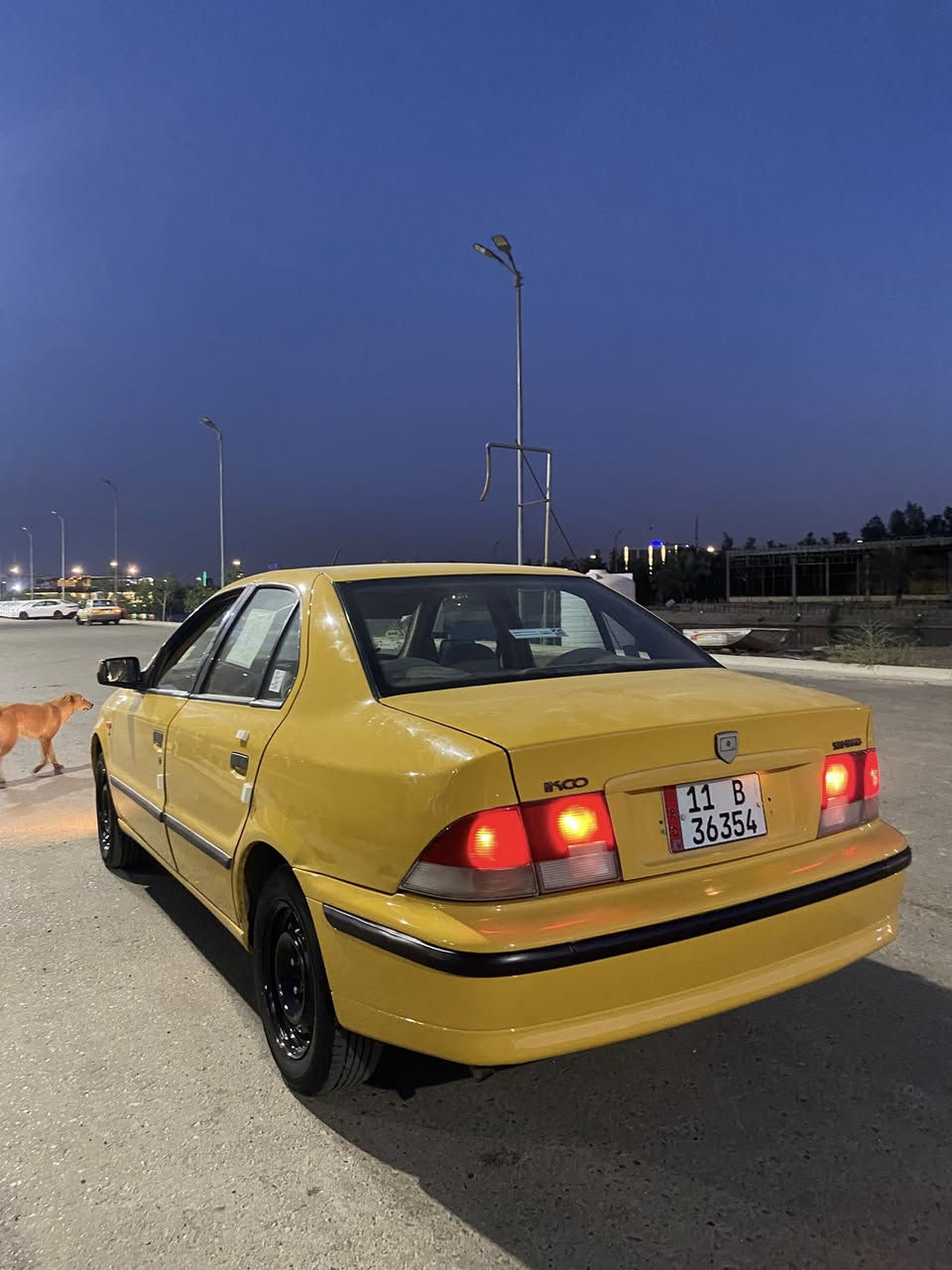سلام عليكم سمند للبيع لأضربه ولا صبغ ولا تبديل مكينه وكير جدد حداديه امامي خلفي جديد تبريد ثلج دواخل نضيف مصفره من كلشي وسنويه جديده ورقم جديد مكاني بغداد الاستفسار ☎️***********☎️
