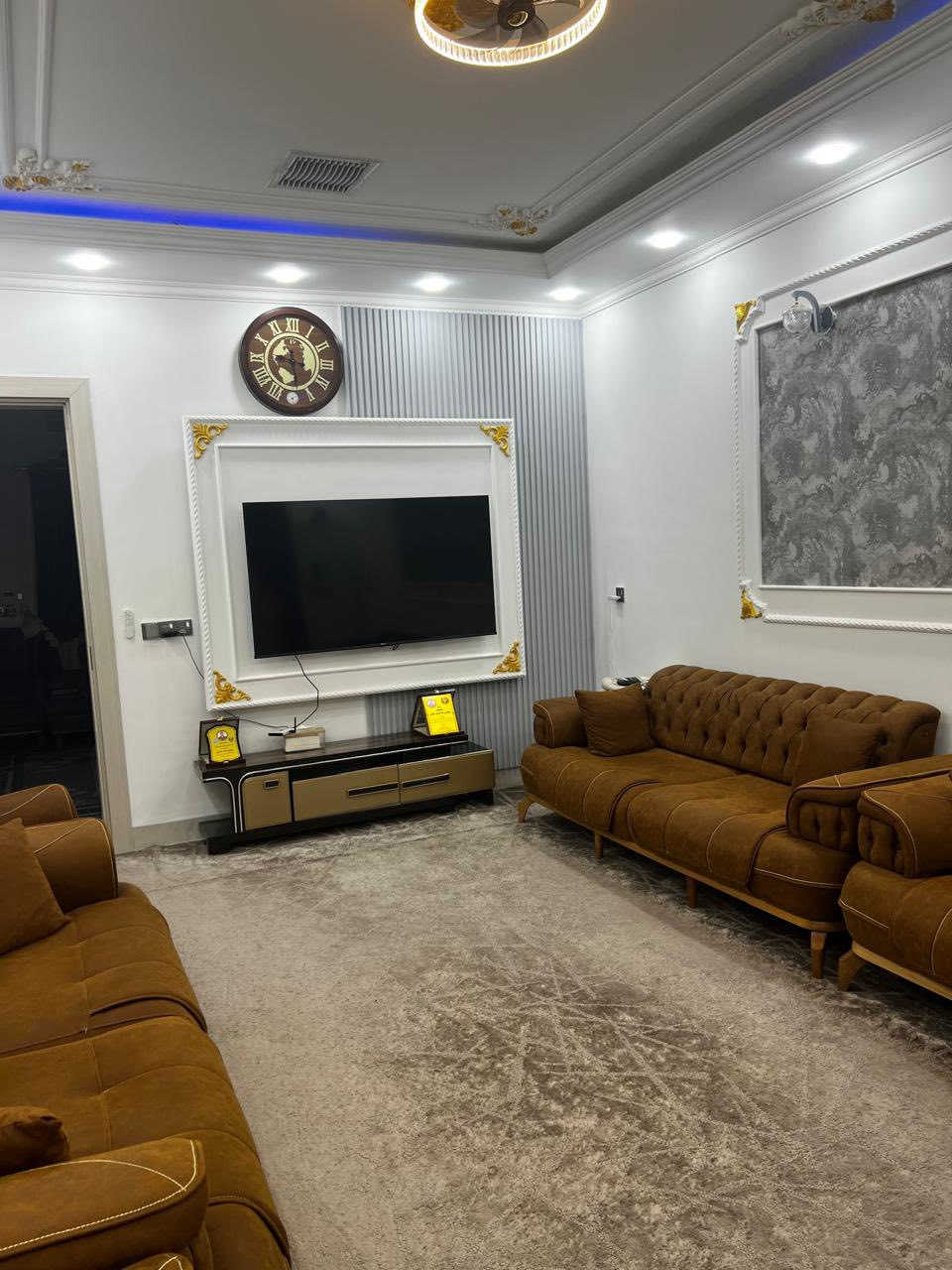 🏘🏘بيت للبيع ديالى خانقين / شارع كوجة باغ طابو  زراعي كيعان حجي حازم خلف محل انو الكهربائي سيارات 
مساحة 200 متر واجهة 10 والنزال 20 
بناء حديث فول الفول سيراميك وسقف مغربي 
طابق الاول 
2 غرفة نوم واستقبال وصالة ومطبخ ومجمع صحيات شرقي وغربي 
طابق الثاني 
2 غرفة نوم واستقبال وصالة ومطبخ ومجمع صحيات شرقي وغربي 

السعر / 155 مليون مع الاثاث كلها بي مجال 

للأستفسار اكثر اتصال بالارقام فقط 
***********
***********
مكتب فريا موفق للعقار
