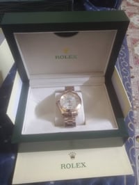 ساعة • للبيع • عرض