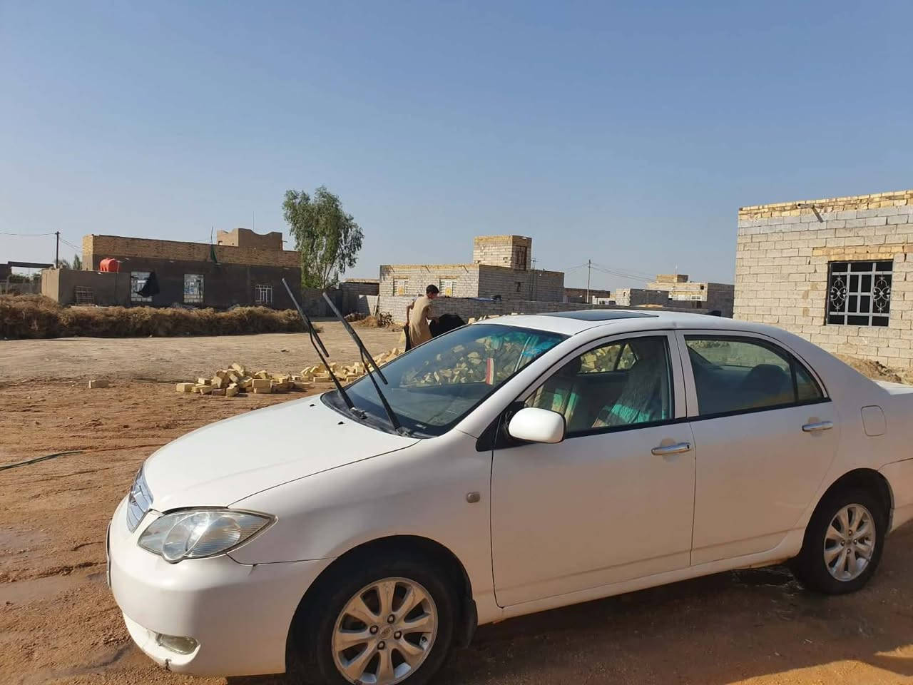 السلام عليكم
سياره للبيع بي واي دي إف ثري 12 خصوصي بسمي رقم قادسيه نكليزي سياره مكينه وكير تمام وحداديه نص عمر 
بيها ضربه يم قبق البانزين وبيها معجون 

السعر 38 

***********
