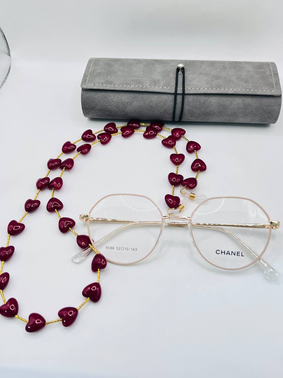 نقدم لكم مجموعة راقية من الإطارات الطبية والإكسسوارات النسائية بأحدث الموديلات لترقى إلى ذوقكم الرفيع. استمتعوا بخدمة فحص البصر بالكمبيوتر الدقيقة. يسعدنا إعلان افتتاح عيادة أخصائي العيون الدكتور زيد بورد دكتوراه عيون في عيادات مجمع الحياة الطبي، وذلك في المجمعات السكنية وحي النداء الأسبوع المقبل. للاستفسار، يرجى الاتصال على *********** أو ***********.
