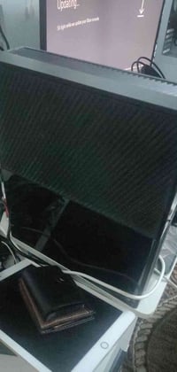 اكس بوكس ون فات للبيع كامل ملحقات يده وحده وشاحنه  بدون كارتونه لوك ست...