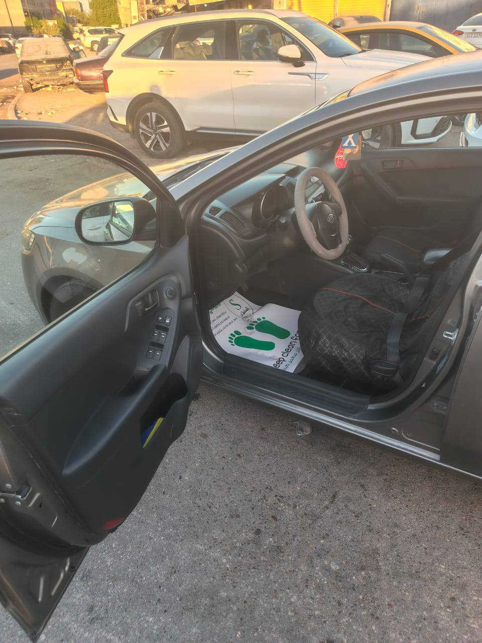 سلام عليكم سياره مديل 2012 سياره كفاله عامه سياره حيل نضيفه السعر 99 وبيه مجال  سياره رقم سليمانيه ***********
