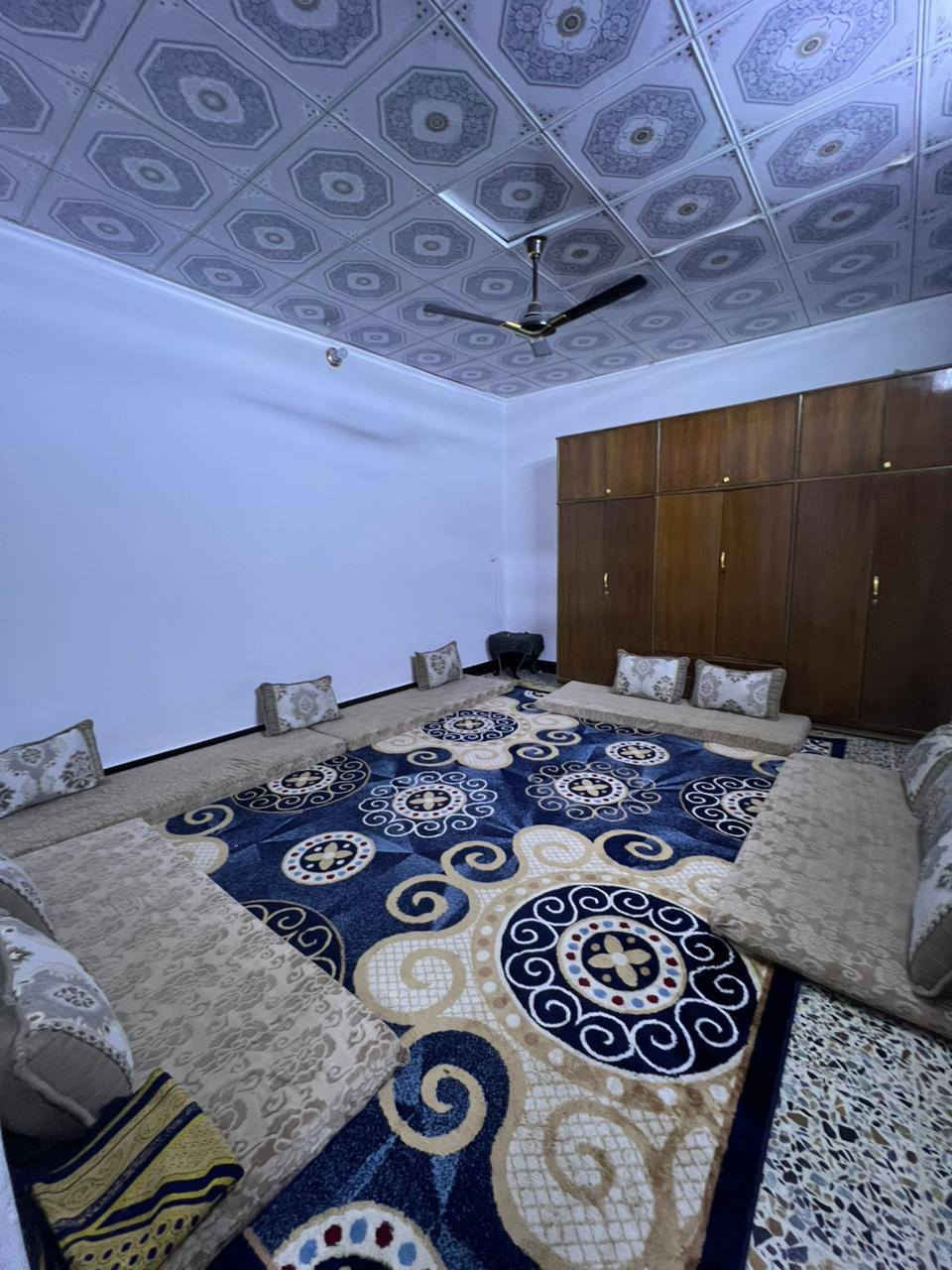 بيت للبيع المساحه 260متر يتكون من 3غرف +استقبال +مطبخ +صاله +3 سبالت+عرفت اخشاب كامل +بردات+كهربائيات ماتصرف عليه لو ربع السعر50الاتصال ***********/***********
