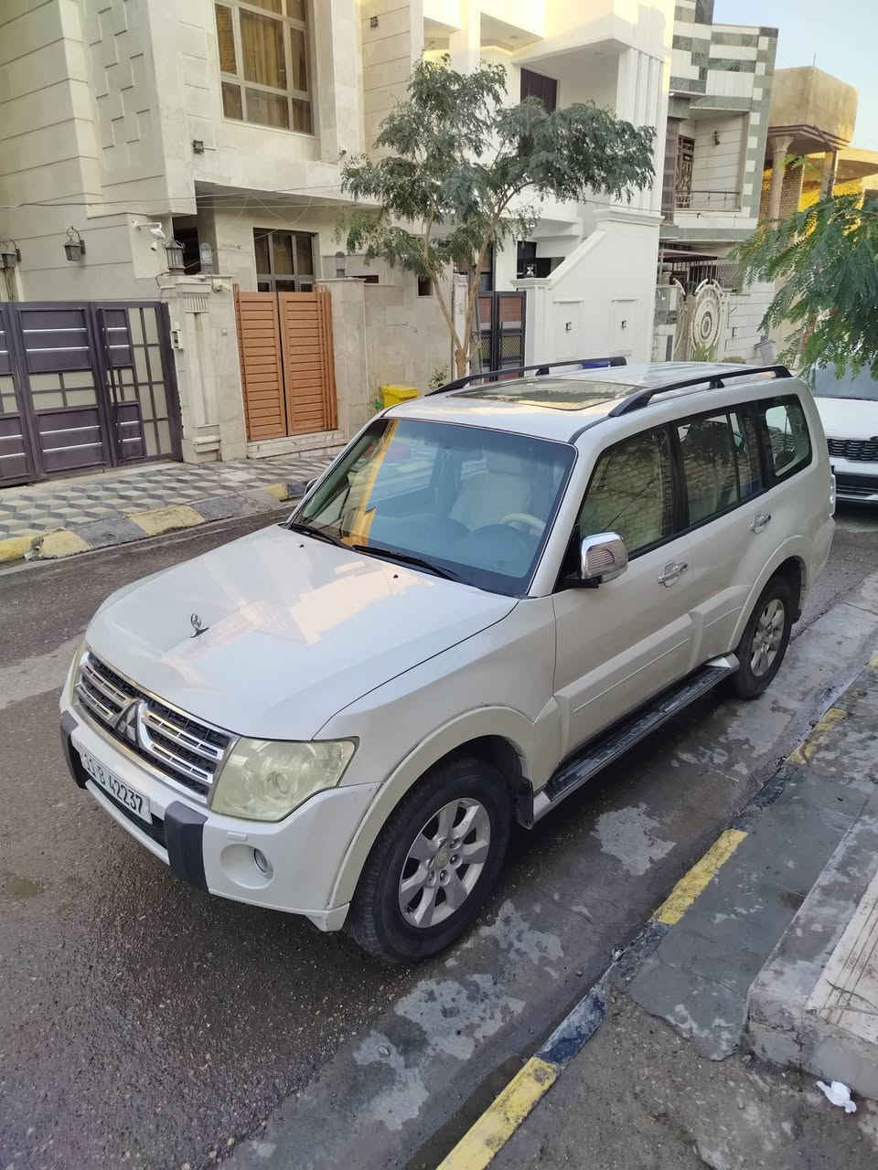 للبيع باجيرو 2010 حبتور كامل واصفات مكفوله كفاله عامه من ظربه وصبغ ومحرك وكير ٧راكب تبريد وتفه خير من الله رقم بغداد النكليزي مشروع وطني مداور ثاني يوم كشنات كهربائيه شاشه كامره حساسات وللتوظيح سياره جديده ومماشيه والسعر ستفسار على الرقم ***********
