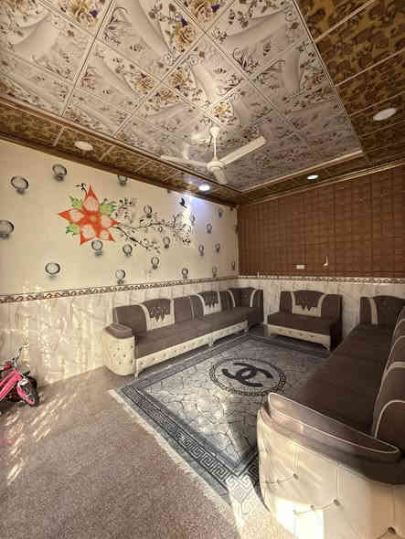 السلام عليكم ورحمة الله وبركاته 
.دار سكن للبيع..
المساحه 150م
..طابو زراعي عراقي اصولي مكاتبه وكاله نسخه من طابو 
...
يحتوي البيت على غرفه وصاله ومطبخ.وديوان وكراج سياره. وصحيات داخلية وخارجية...السطح ايزوكام....
..
العنوان ابي الخصيب الصنكر قرب جامع صنكر. 

..السعر 60 بي مجال 
..للاستفسار ***********. سجاد المالكي
