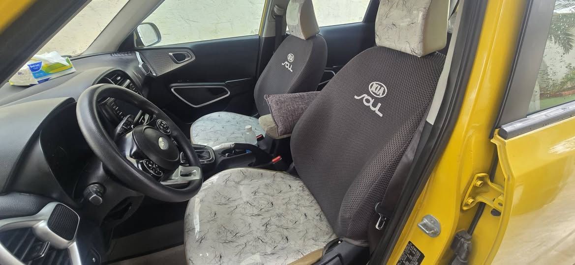 كيا سول موديل ٢٠٢٠ بغداد أنكليزي
لون خردلي بلادي اصفر تريدهة تكسي او تريد ترقمهة خصوصي...
سيارة حلوه مدوشمة وجاهزة
كير ومكينه وصدر وتبريد وتايرات كلهة نظيفة
صور الحادث بالمنشور ونطخت عندي صفحة السايق شخط بارد بعدة ما مصلح ولا مصبوغ
سعرها ١٢٥ ورقة بيع او مراوس 
عنواني ديالى الخالص حي الزهراء
هاتف...*********** واتساب
هاتف...***********
تعال شوف وأقتنع وبيك خير وتدلل
سيارة وياهة سباية مال شغل على باب الله وربي يرزق الجميع.
