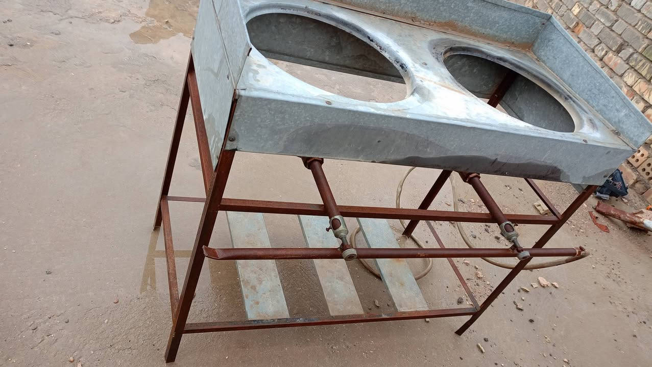 هاذ الطباخ للبيع مال مطاعم نضيف جدأ مثل متشوفون عينين الشراي يتصل علة هاذ الرقم  ***********
