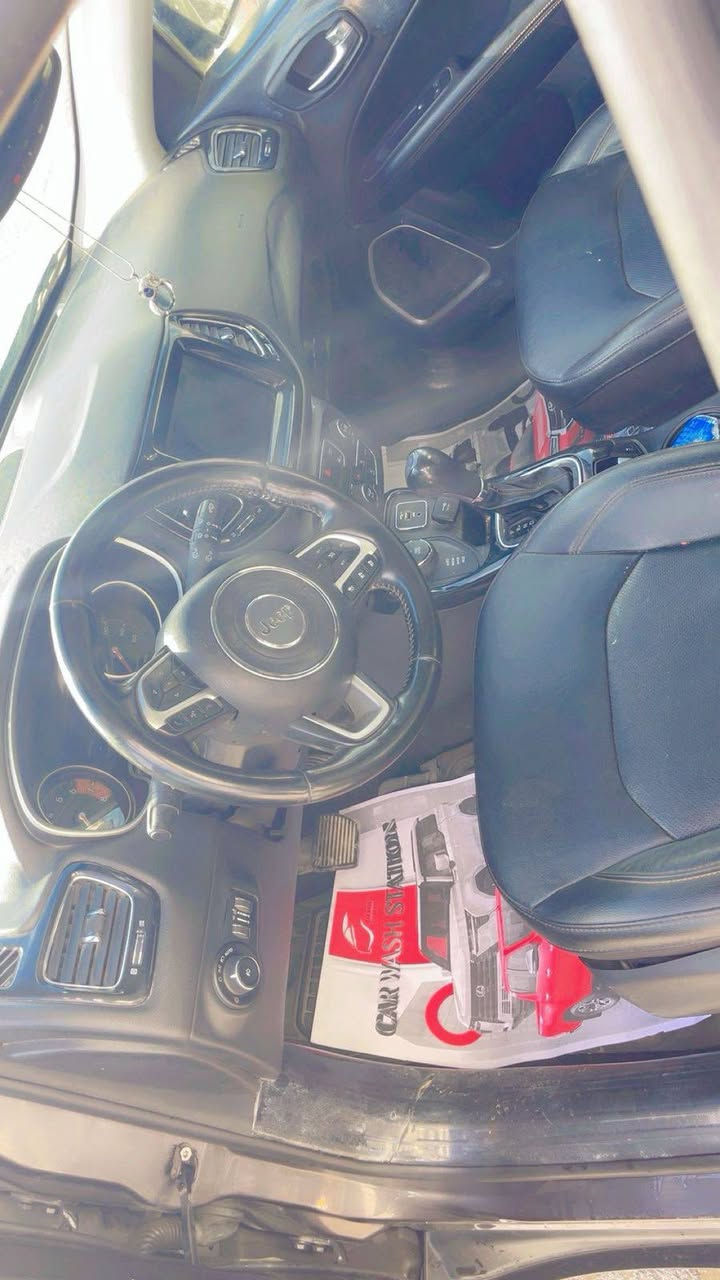 2021 Jeep Compass, Limited
اخوان للبيع كومباس 
2021 Jeep Compass, Limited
وارد امريكي حادث طفيف والسيارة
جاهزه من كلشي وتراي لدهوك

مواصفات السياره معروفة
تشغيل عن بعد
سايد بريك بصمة
نقطه عمياء بالمراية
دفع رباعي
شاشة كبيرة
كشن كهرباء
ماشية 72000

الصور مال اليوم مو قديمة
وبالحقيقة بعد احلى

السعر 12.400 
يعني 124 ورقة
بيهه مجال حگ الجيه مو اكثر
رقم بغداد شرط تحويل
السيارة بالدورة حي الصحة 
‏‪***********‬‏
ابو فهد
موجود واتساب وخط
