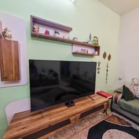 للبيع   1. ميز تلفزيون 3 قطع شركة الحسني هوم سنتر نظافة 100% السعر 500...