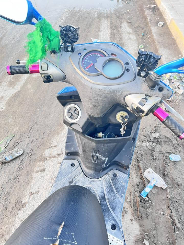 اسلام عليكم سكنس فحل كابريتر دراجه نضيفه مابيها ايي نقص بس السلف من اول هندر اريد مراوس او بيع مراوس وبكير  او بيع  السعر 500 وبيه مجال بسيط كلش 
التواصل على هذا رقم 
***********
